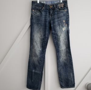 Embroidered Low rise Boyfriend Jeans